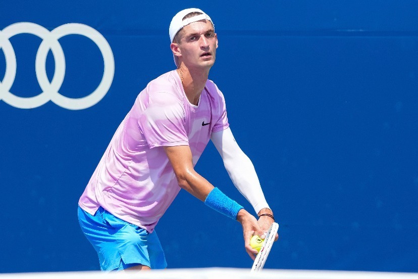 的球员, 赛跻身职业