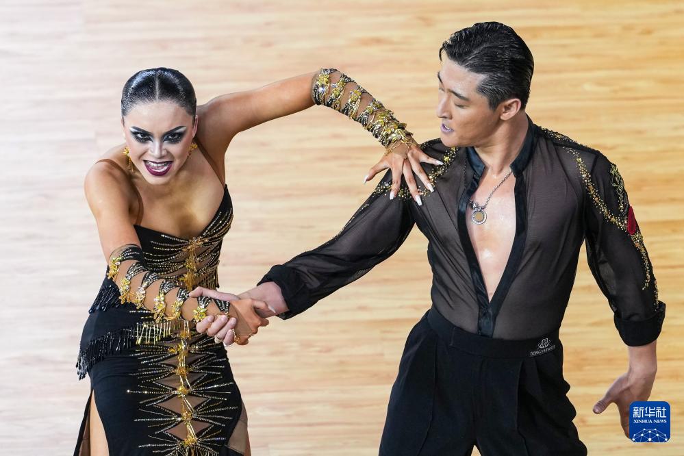 会男, 中国组合阎