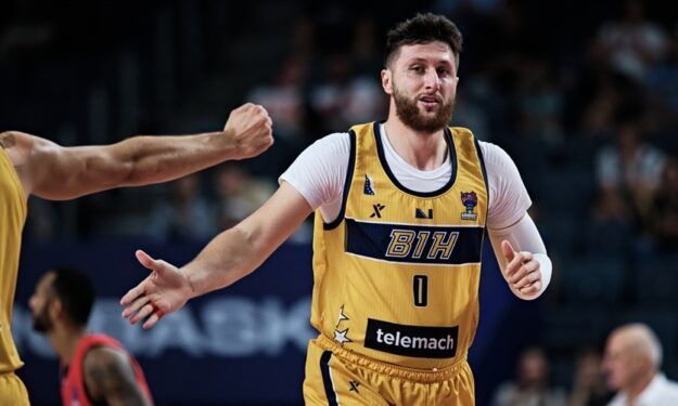 大胜比利时, 武切